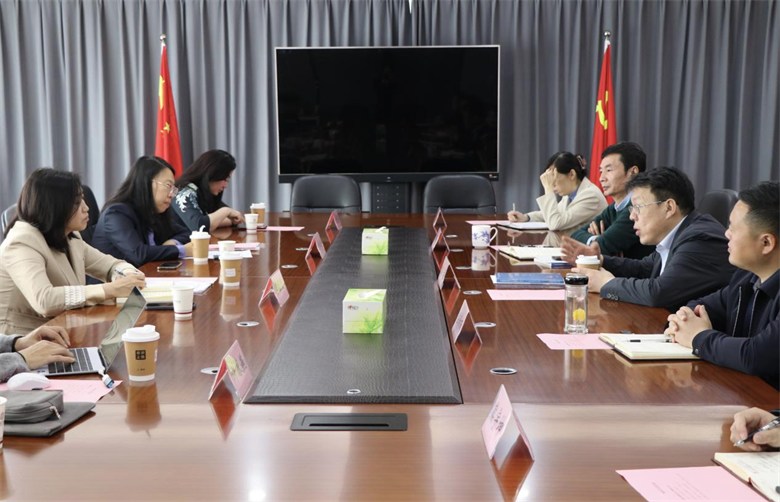国务院国资委职业经理研究中心副主任李立宏到在线赌博网站
调研指导