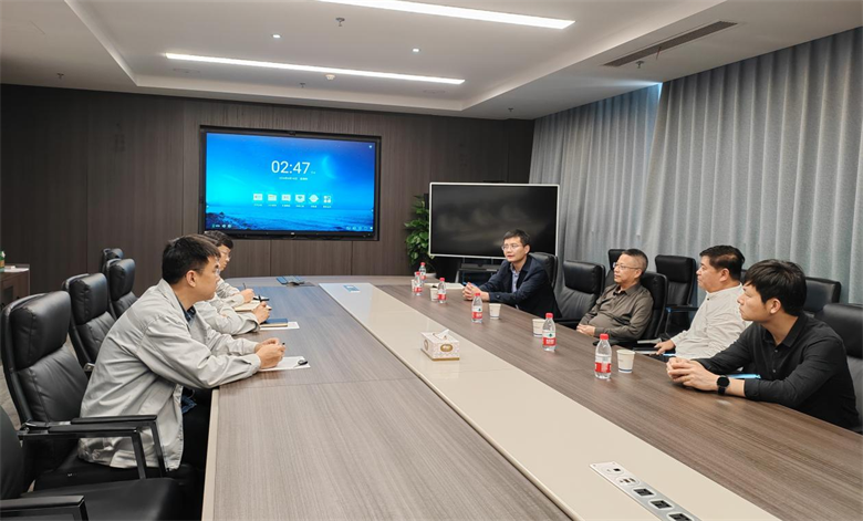 在线赌博网站
董事会秘书诸文泉率队赴江西彩虹光伏有限公司考察交流